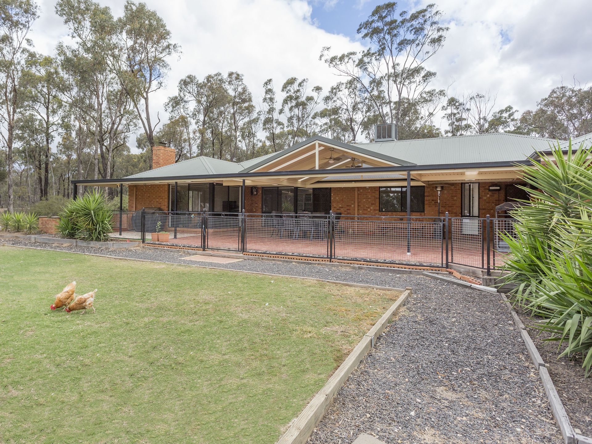 27 Braeside Drive, Junortoun DCK Real Estate
