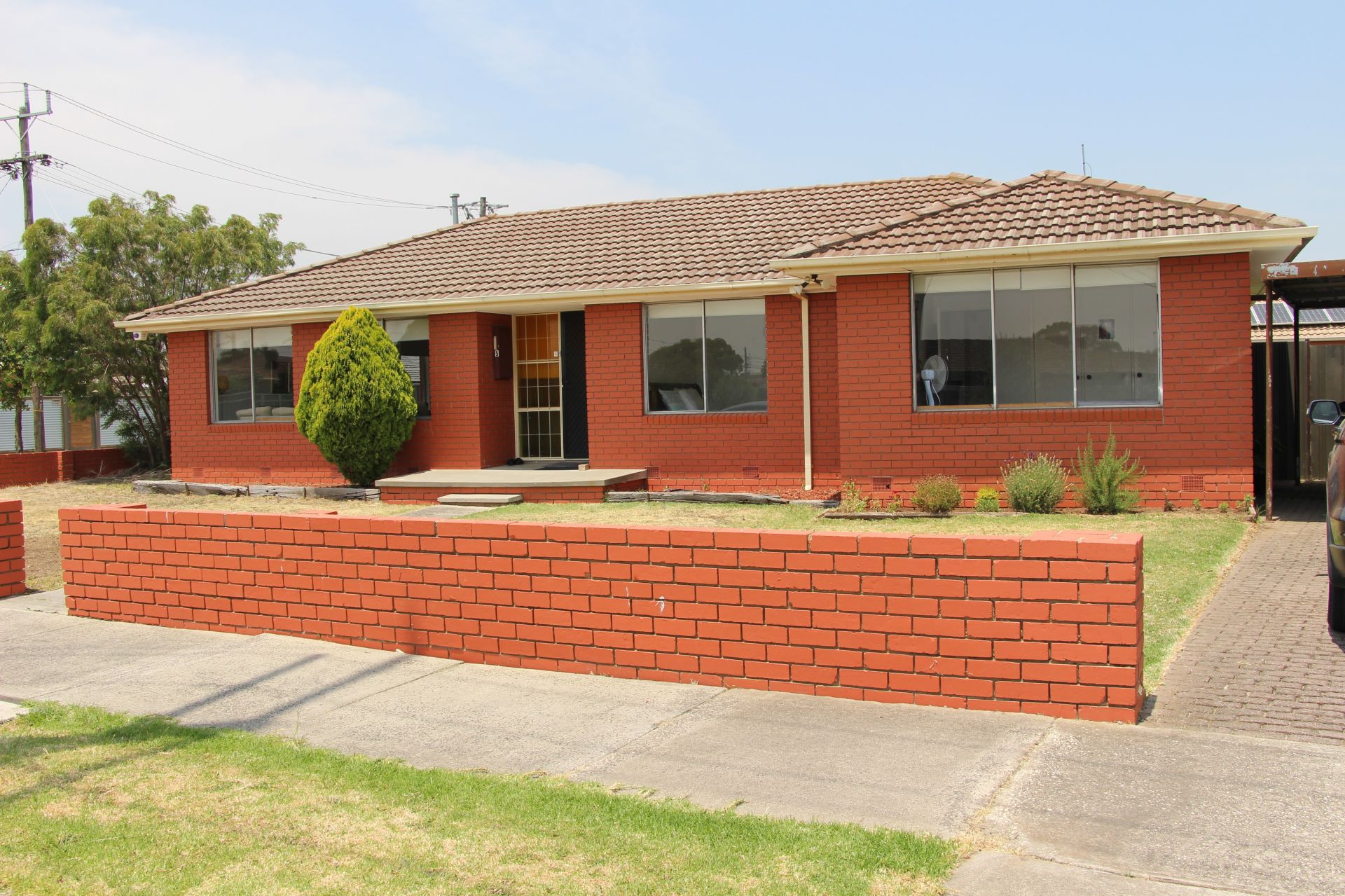 DESIRABLE HOME & DESIRABLE LOCATION
