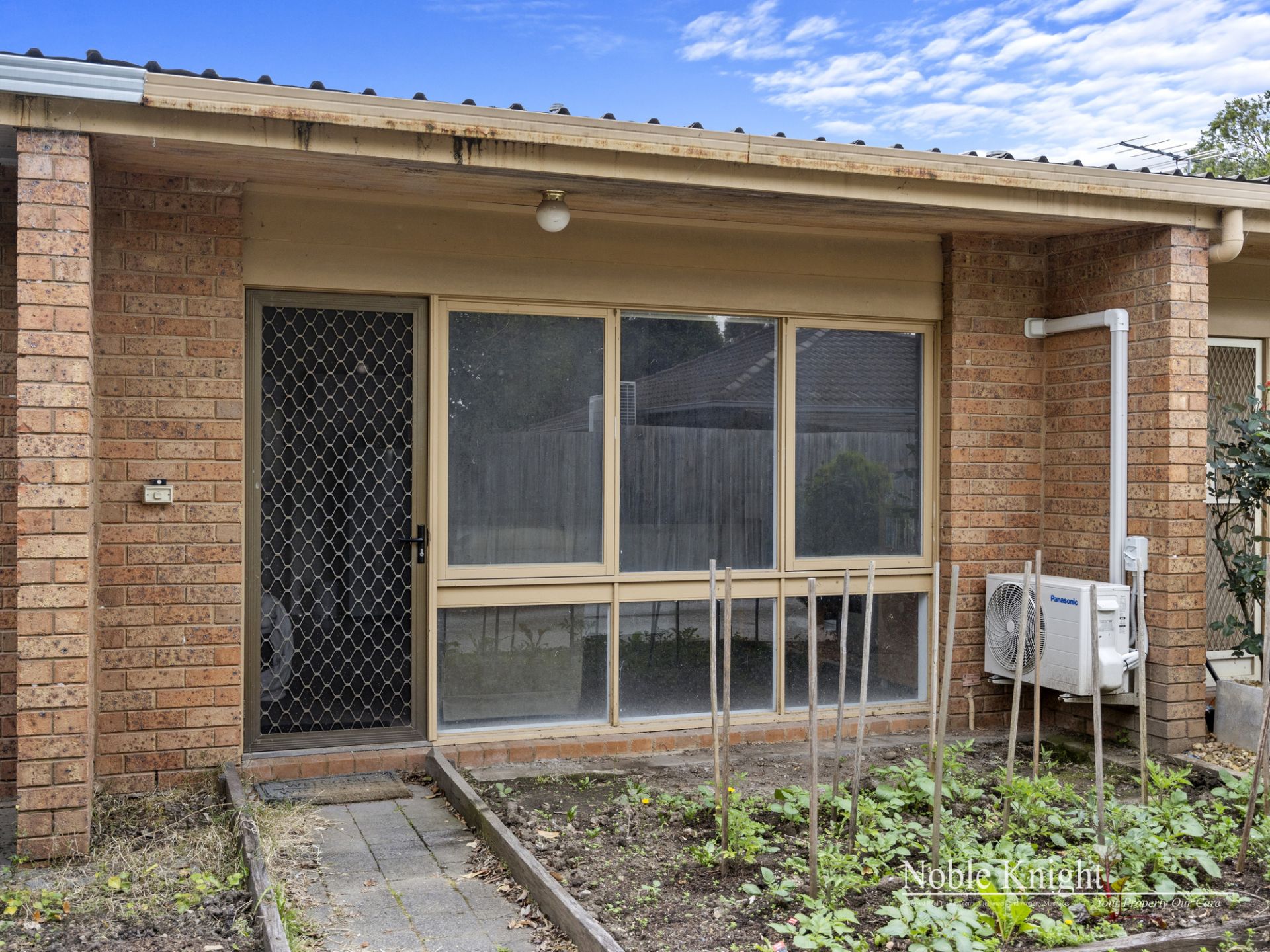 2/4 Street, Lilydale Noble Knight