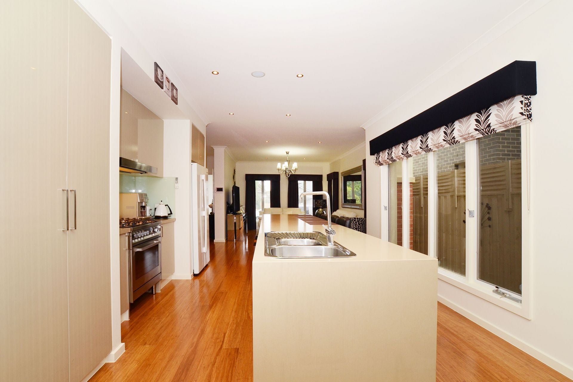 REFINED TOWN RESIDENCE