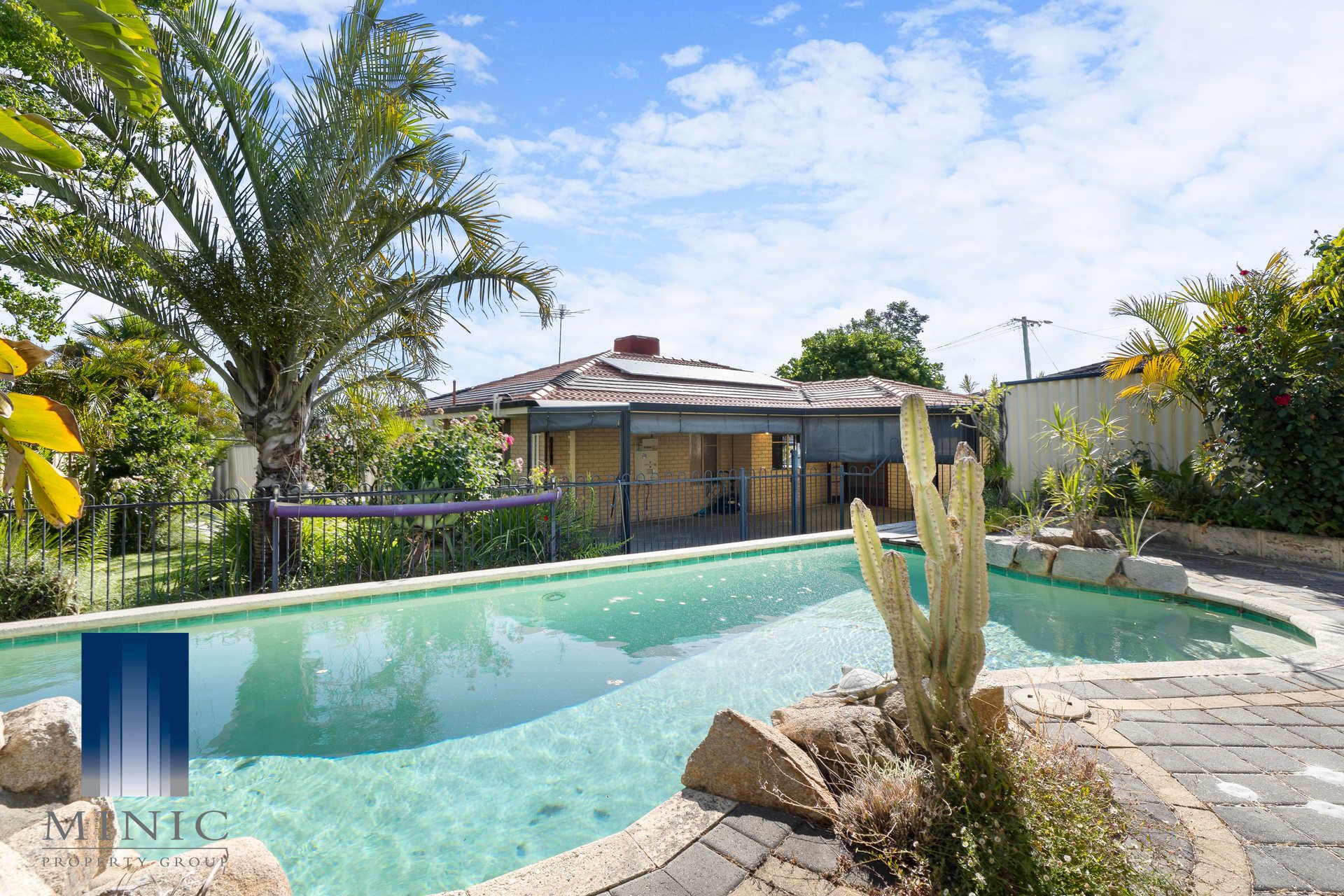 Real Estate For Sale 9 Lessar Place Parkwood , WA