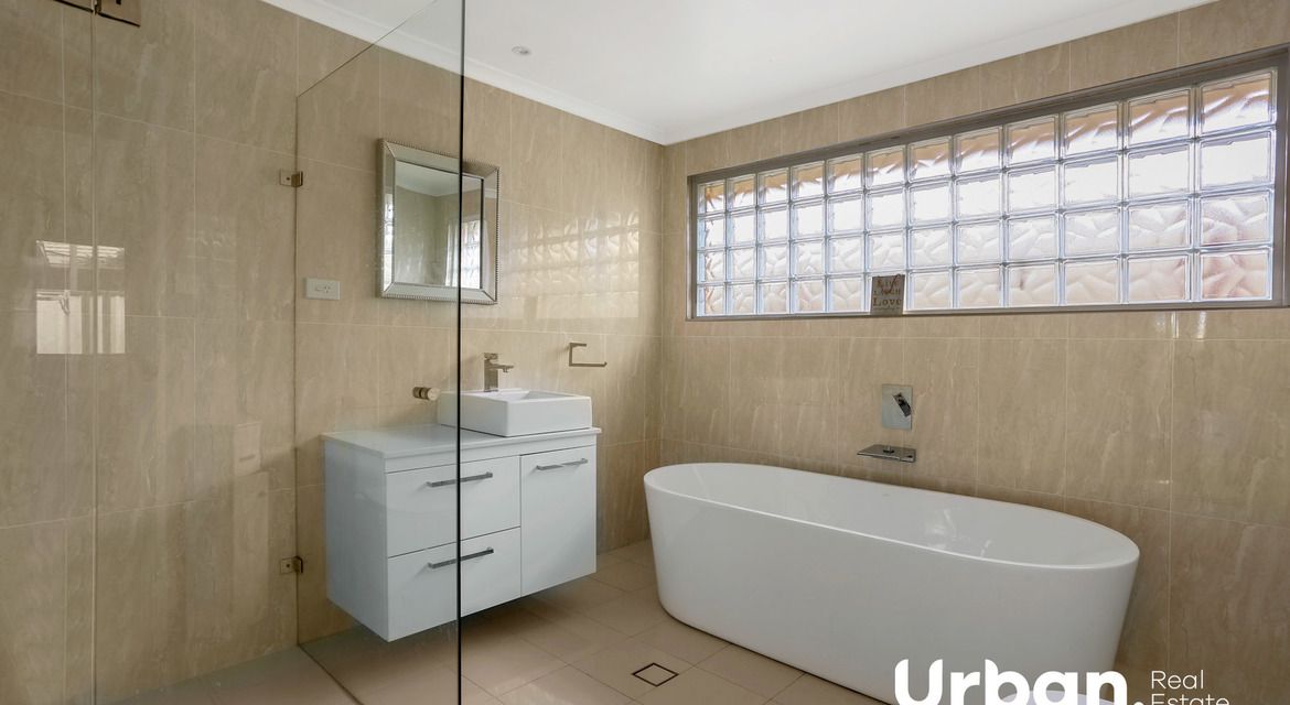 South Windsor 26 Lang Road