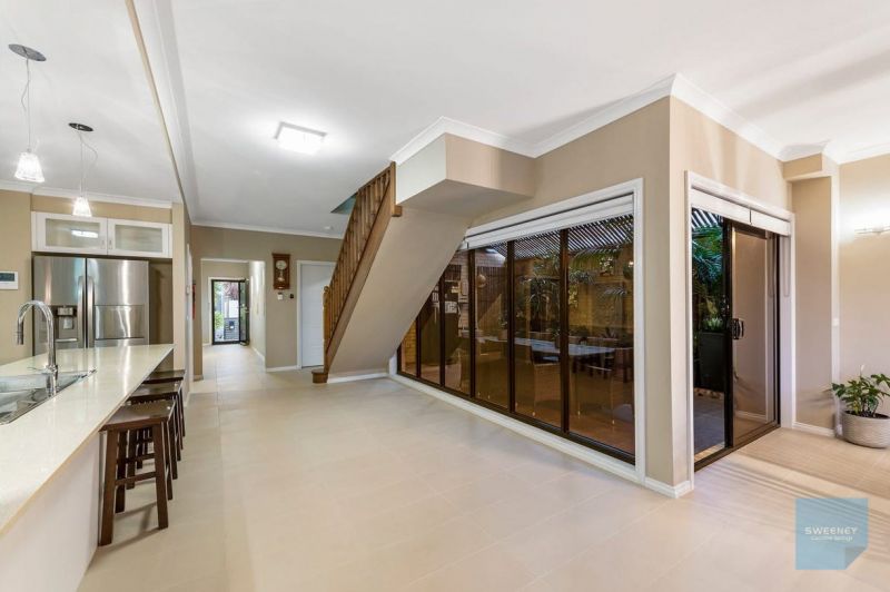 28 Monckton Place, Caroline Springs - Thumbnail 8