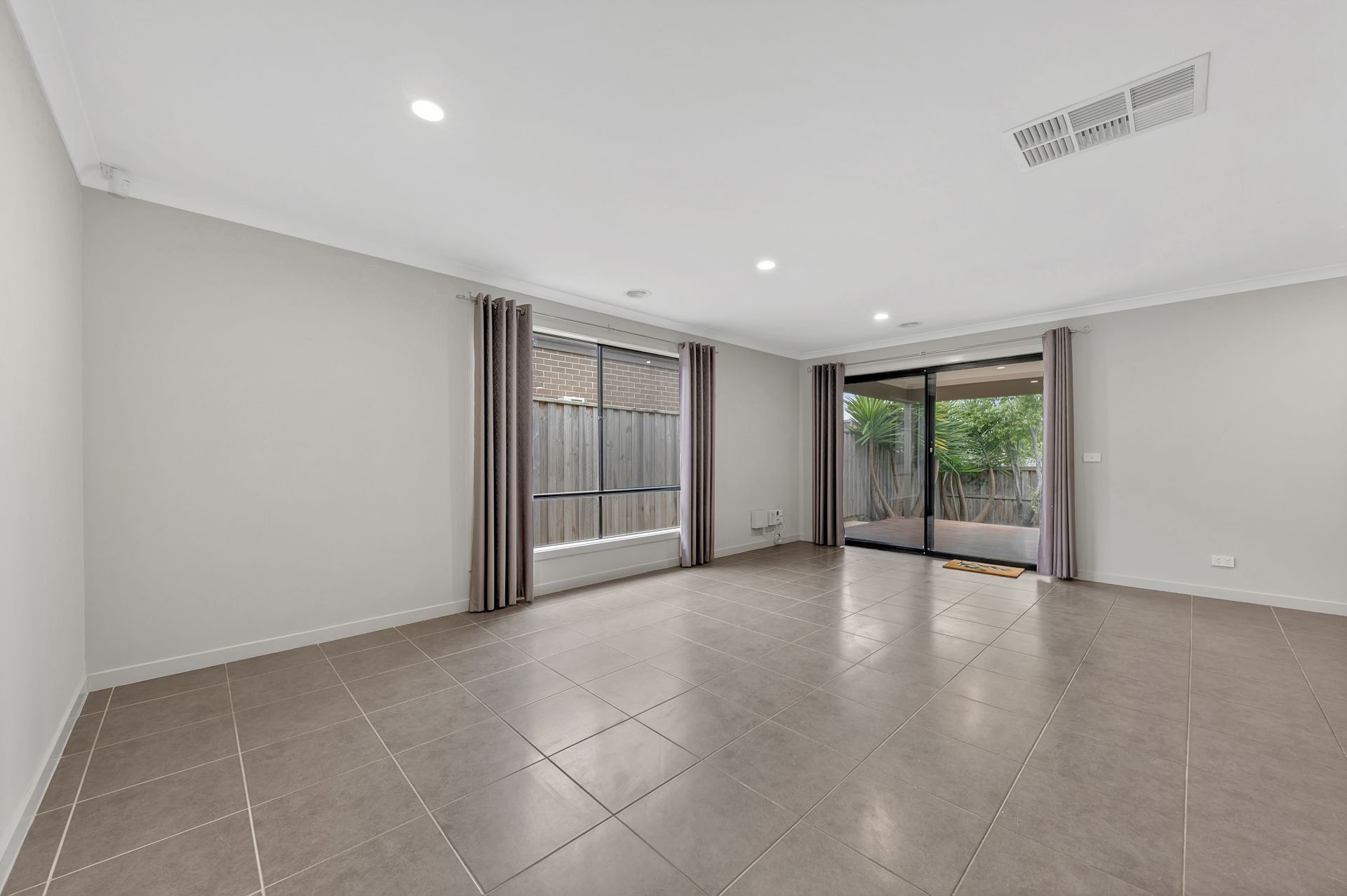 Hows this for Value - 4 Bedrooms + 2 Living Areas !