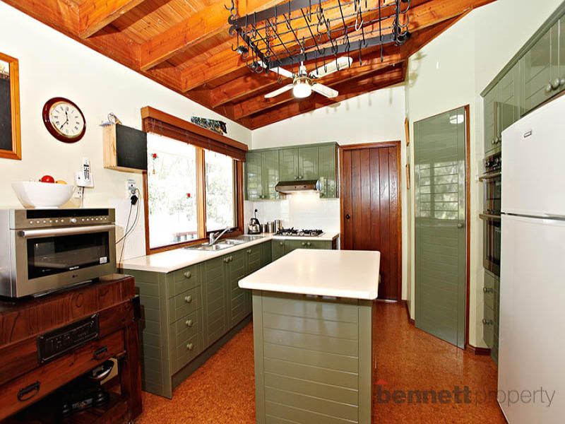 360 Lieutenant Bowen Drive, Bowen Mountain - Thumbnail 8