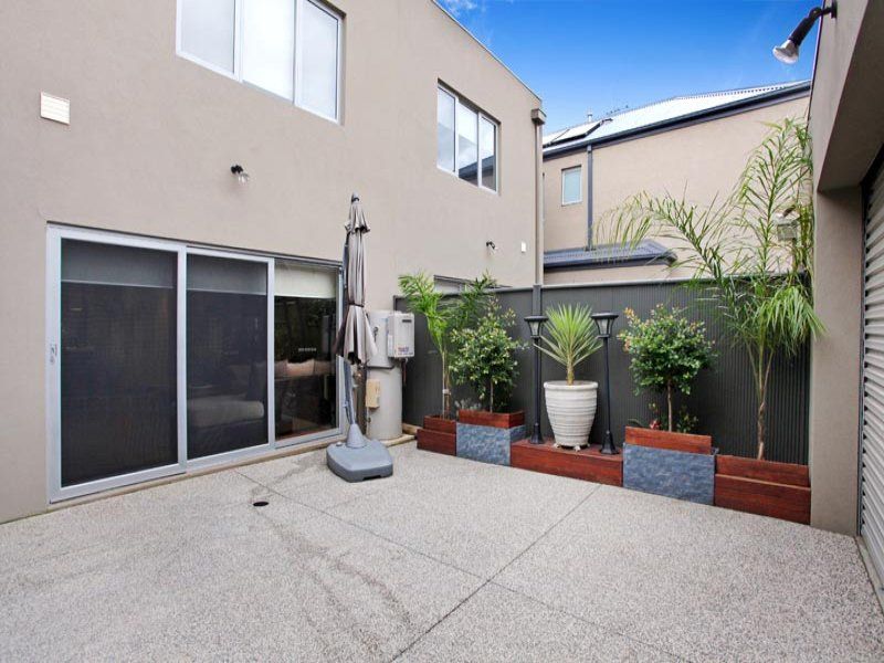 15 Bay Street
