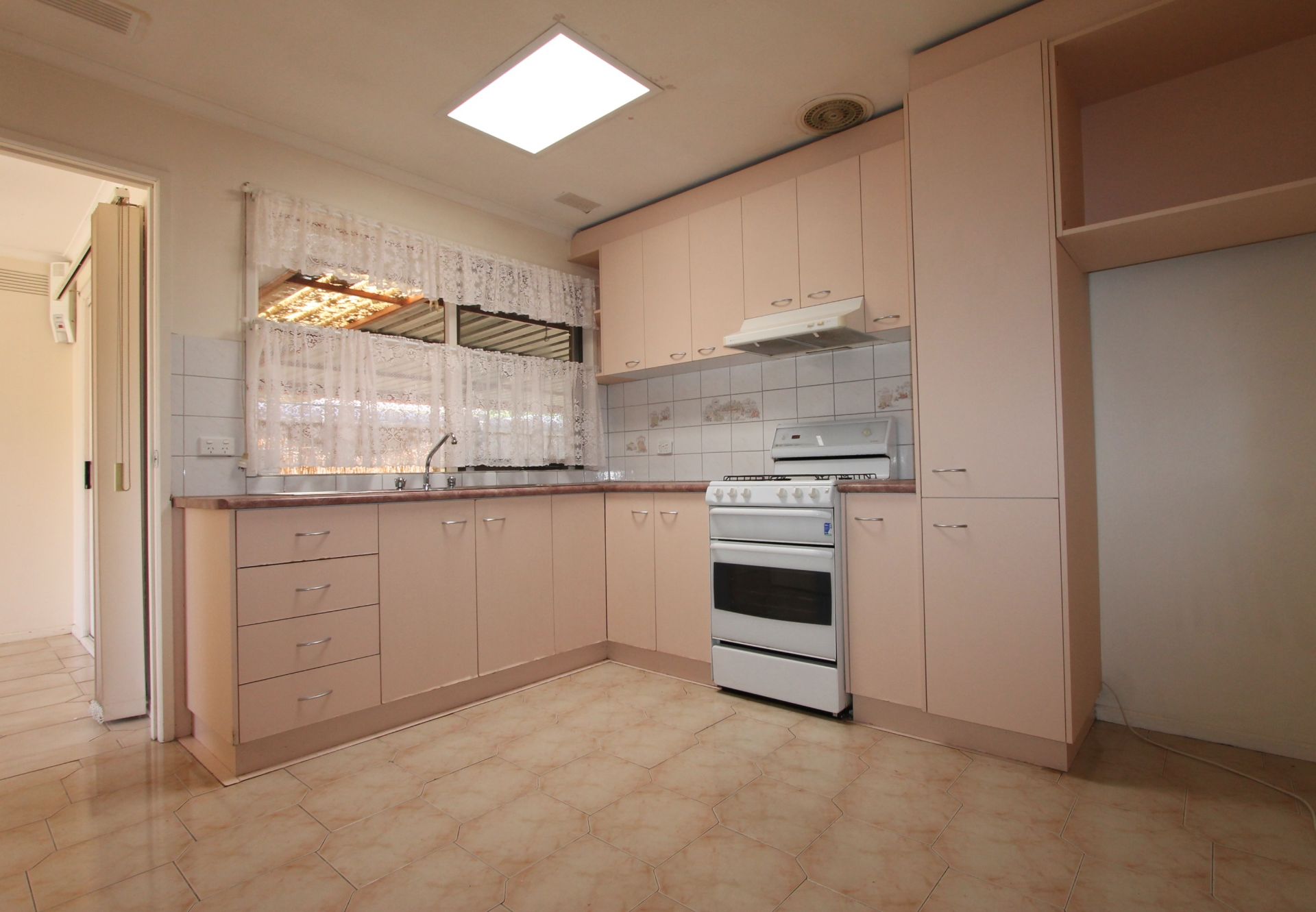 Spacious Family Home, Minutes to All!!!