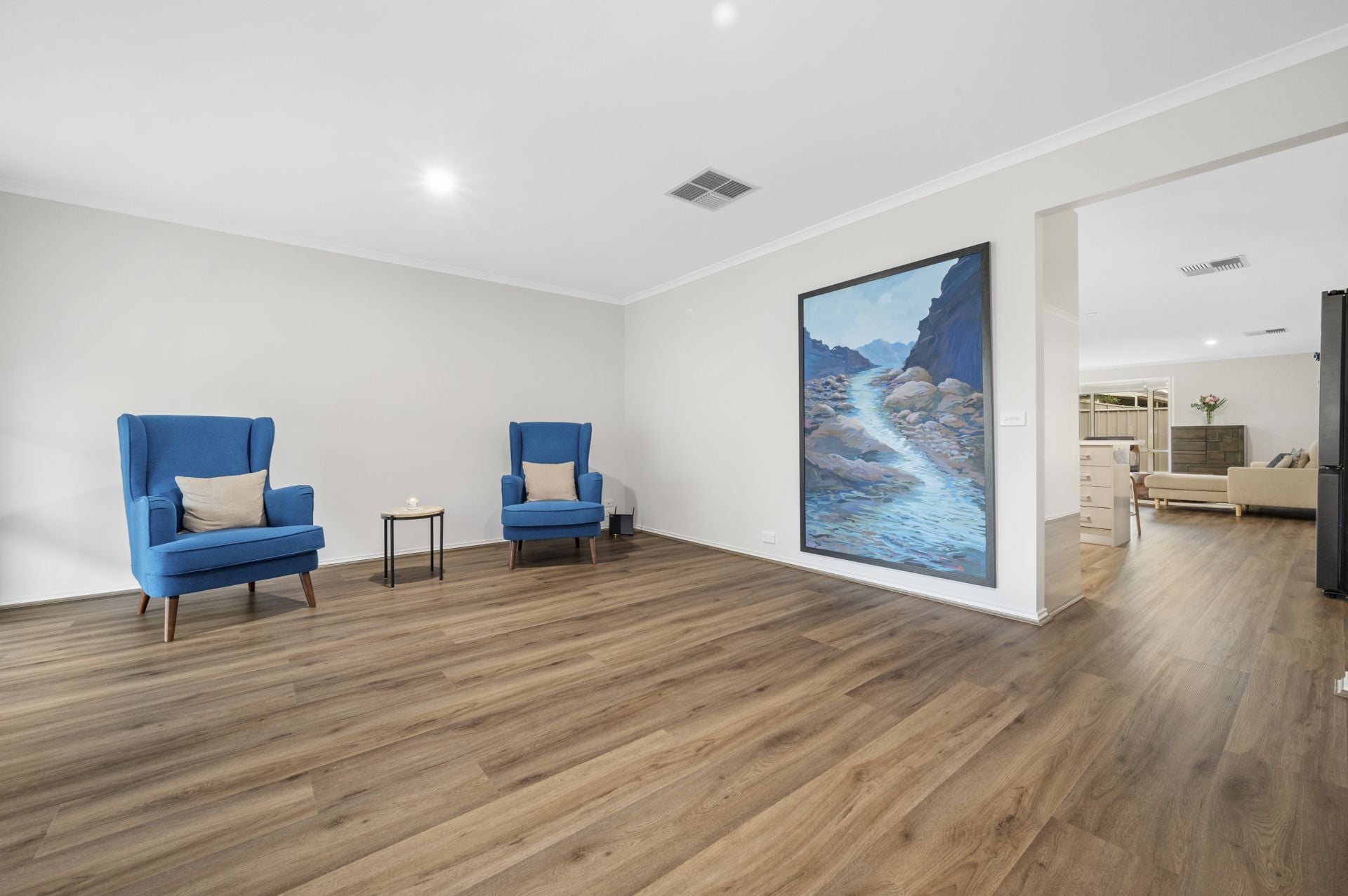 BEAUTIFUL FAMILY HOME- GREAT LOCATION