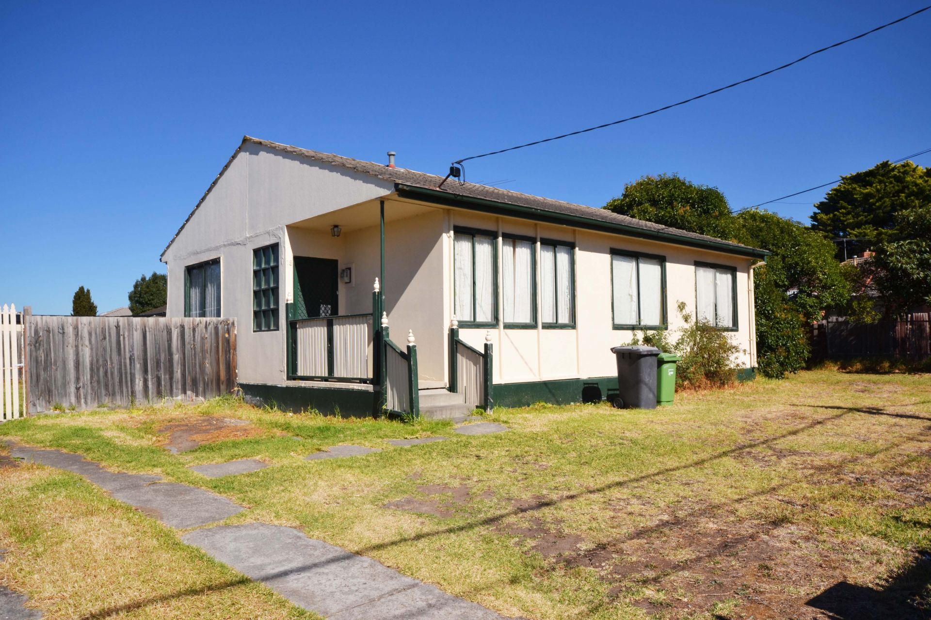 NEAT AND TIDY THREE BEDROOM