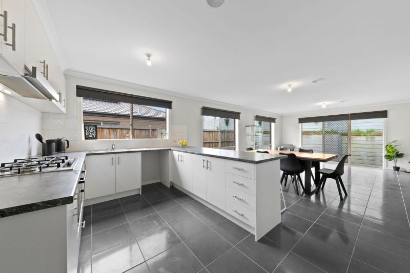 22 Meadowlea Cresent, Pakenham - Thumbnail 3