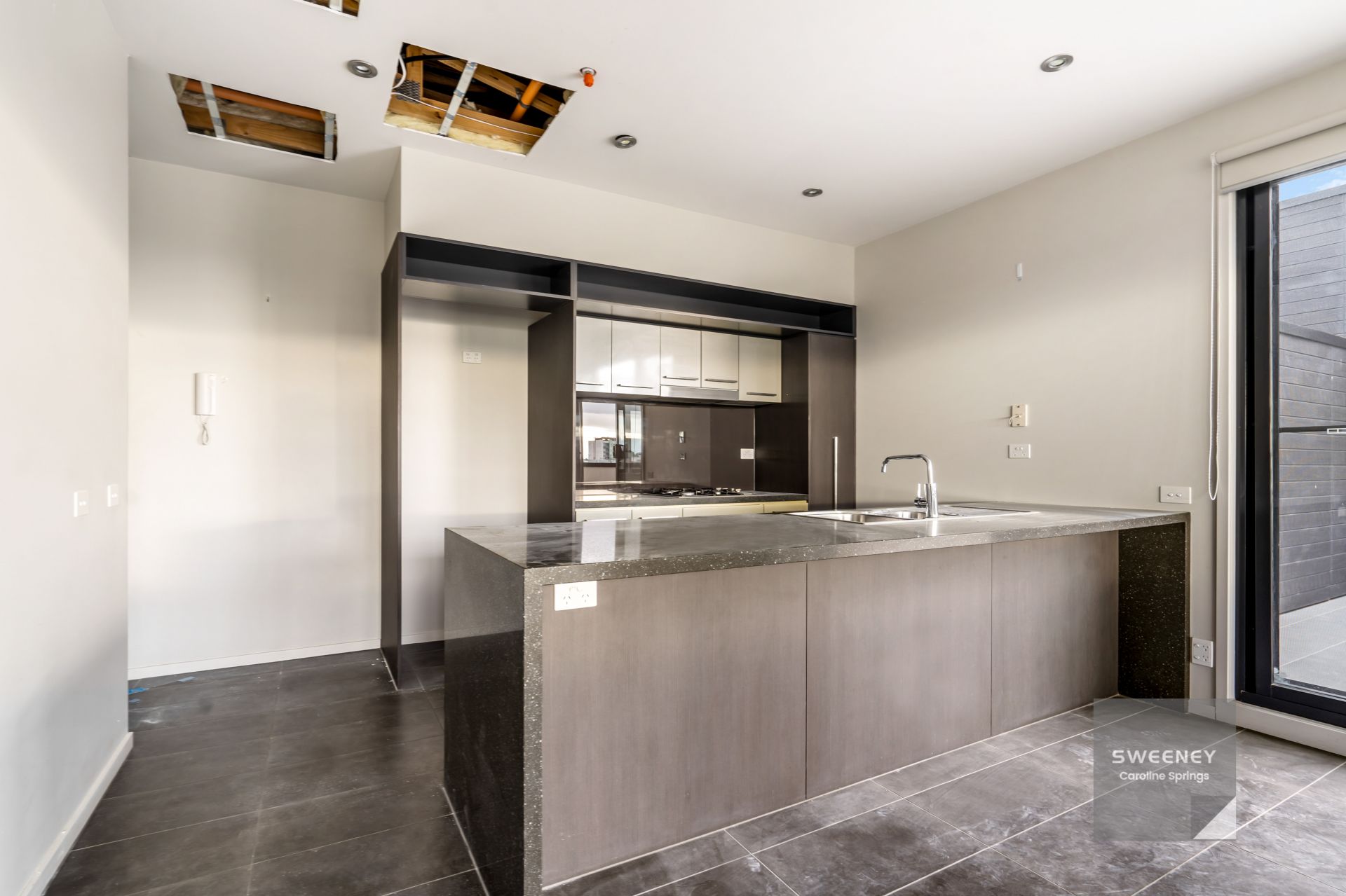 18/11 Monckton Place, Caroline Springs - Thumbnail 3
