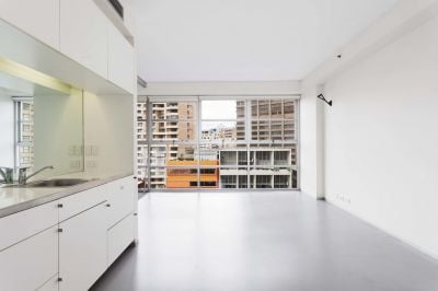 STYLISH PARK-SIDE ONE BEDROOM IN THE EXCLUSIVE 'LUMINA' COMPLEX