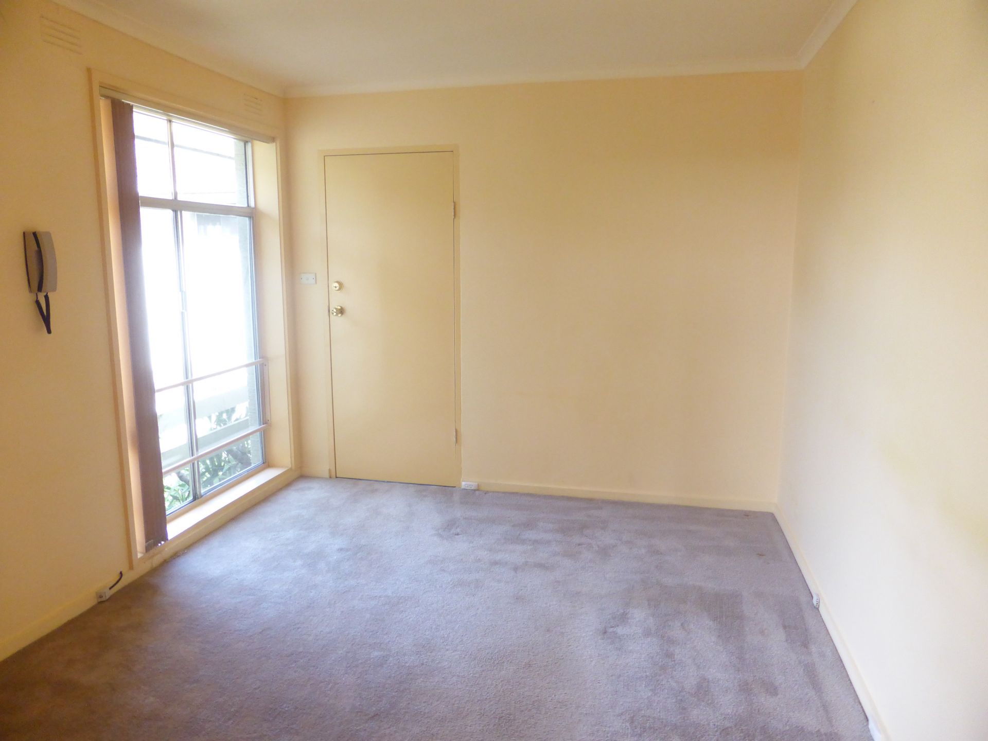 Affordable Spacious Apartment in Great Location!