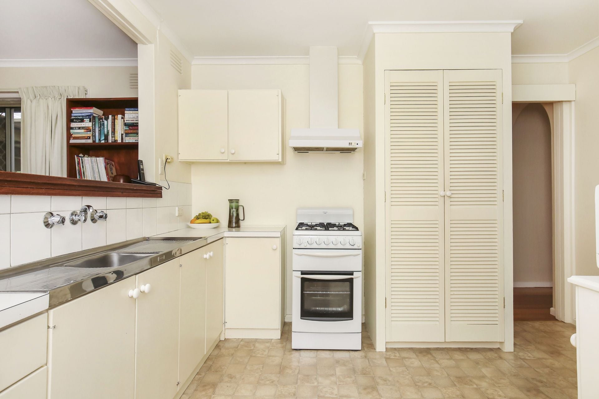 Irresistible Opportunity In An Impressive Location