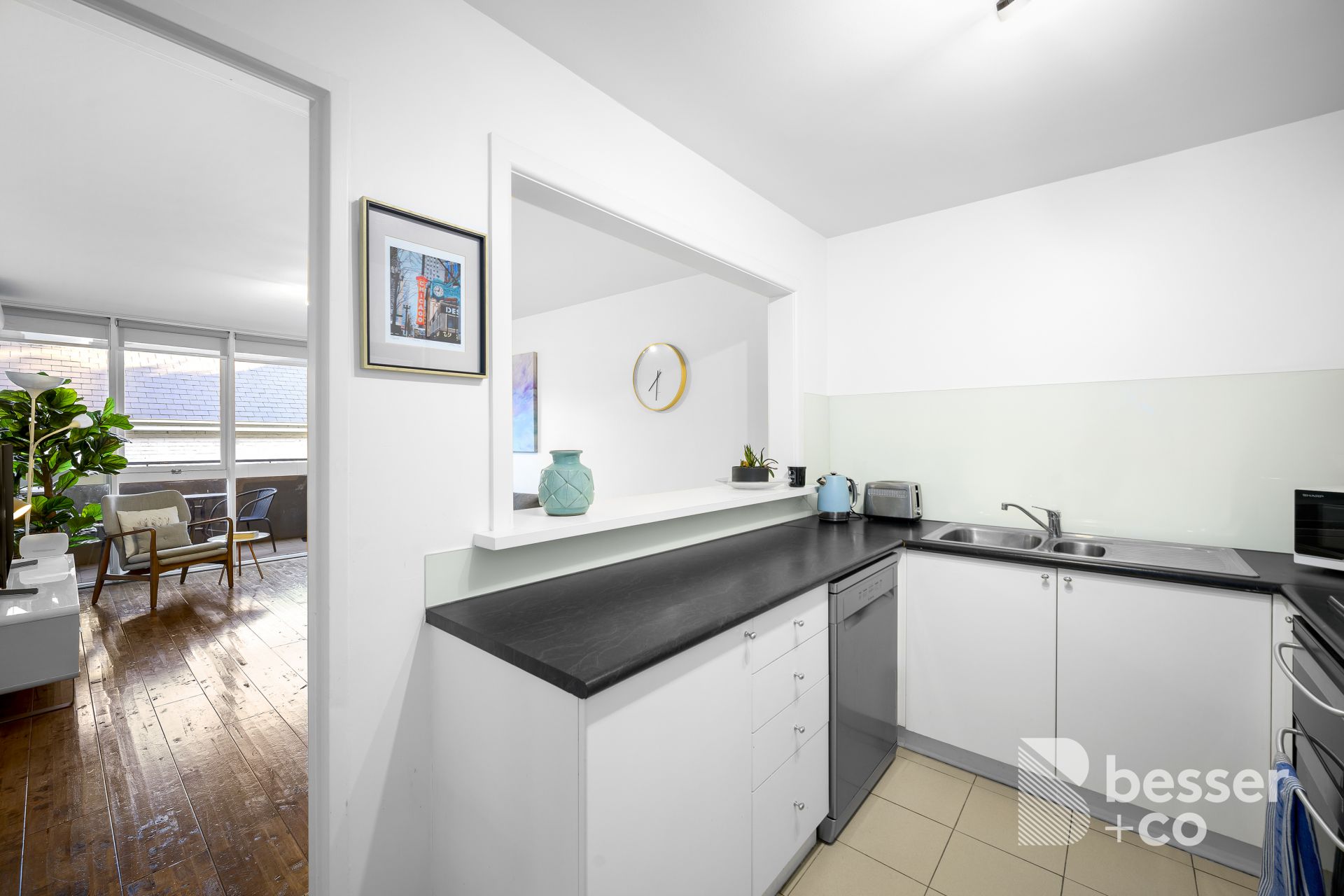 4/18 Kensington Road, South Yarra - Thumbnail 5