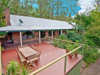 Just relax, your private acreage escape, yet only mins to Samford & Albany creek