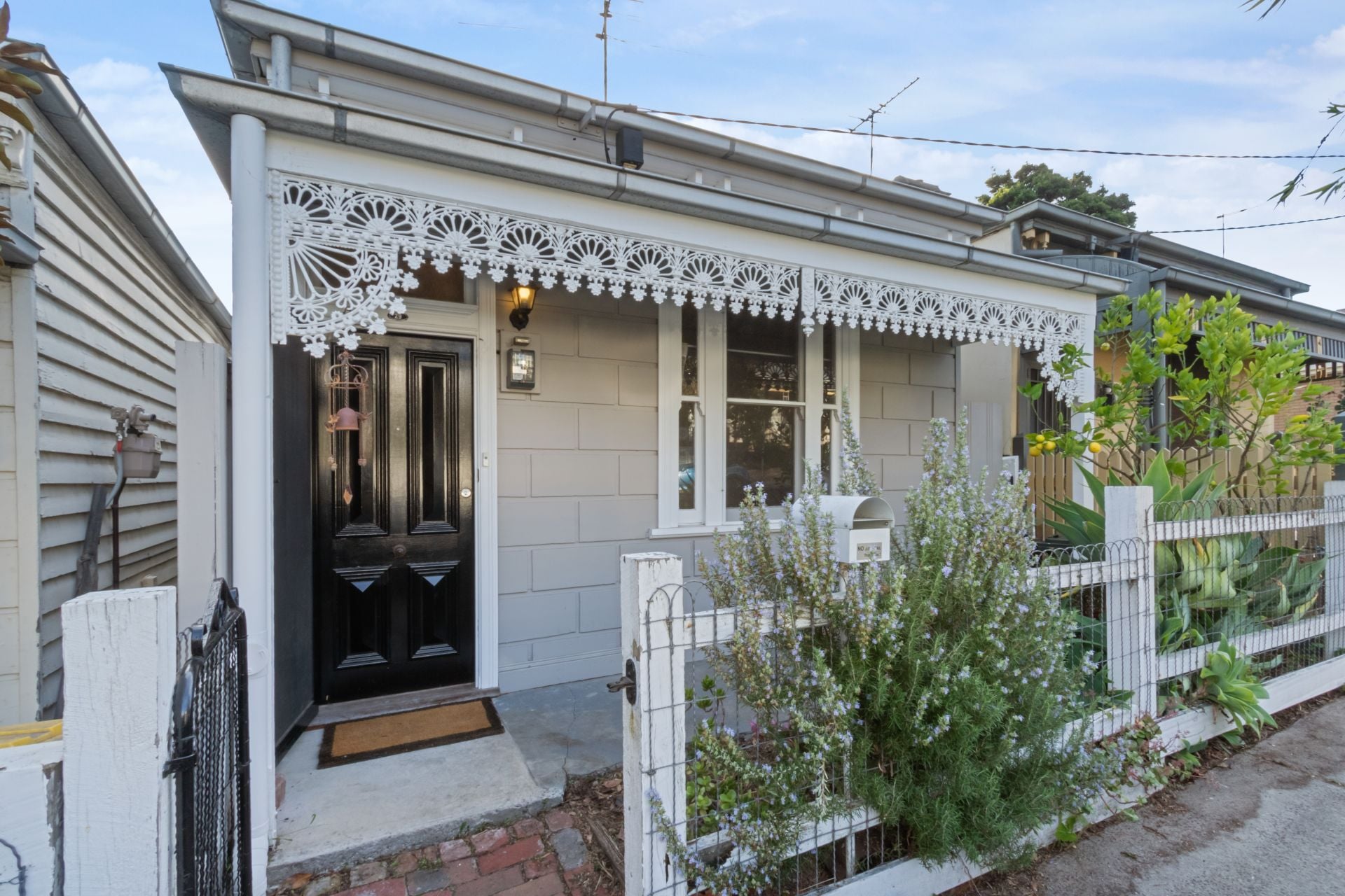 Vibrant Home in Premium locale