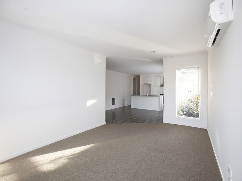 18 Derham Drive, Point Cook - Thumbnail 7