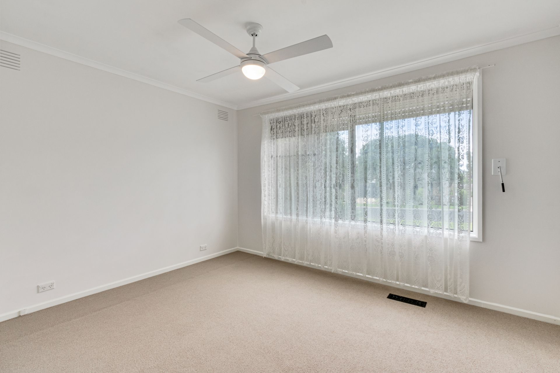 CENTRALLY LOCATED & PERFECTLY PRICED
