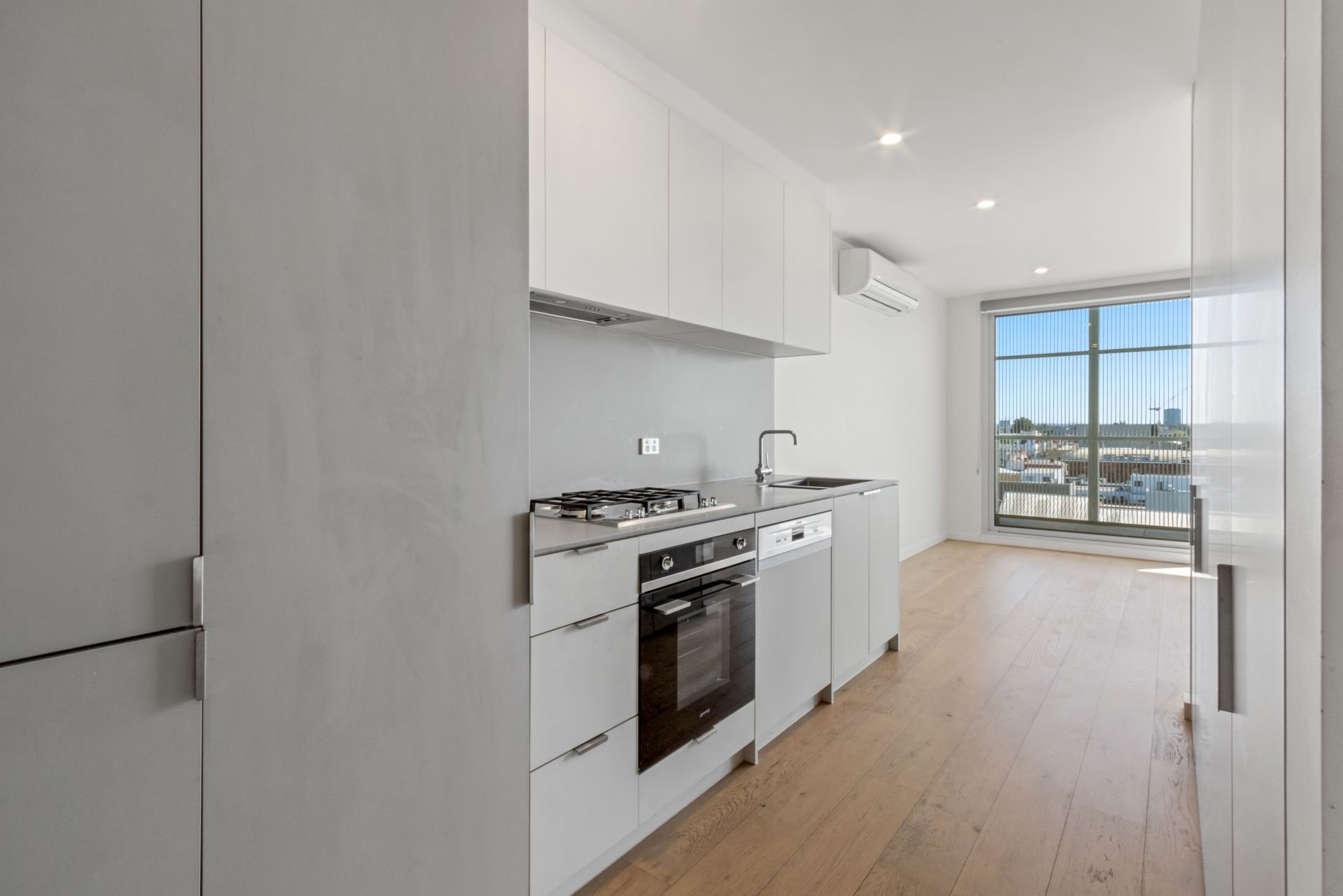 Bright and Spacious 2-Bedroom Apartment in Prime Location