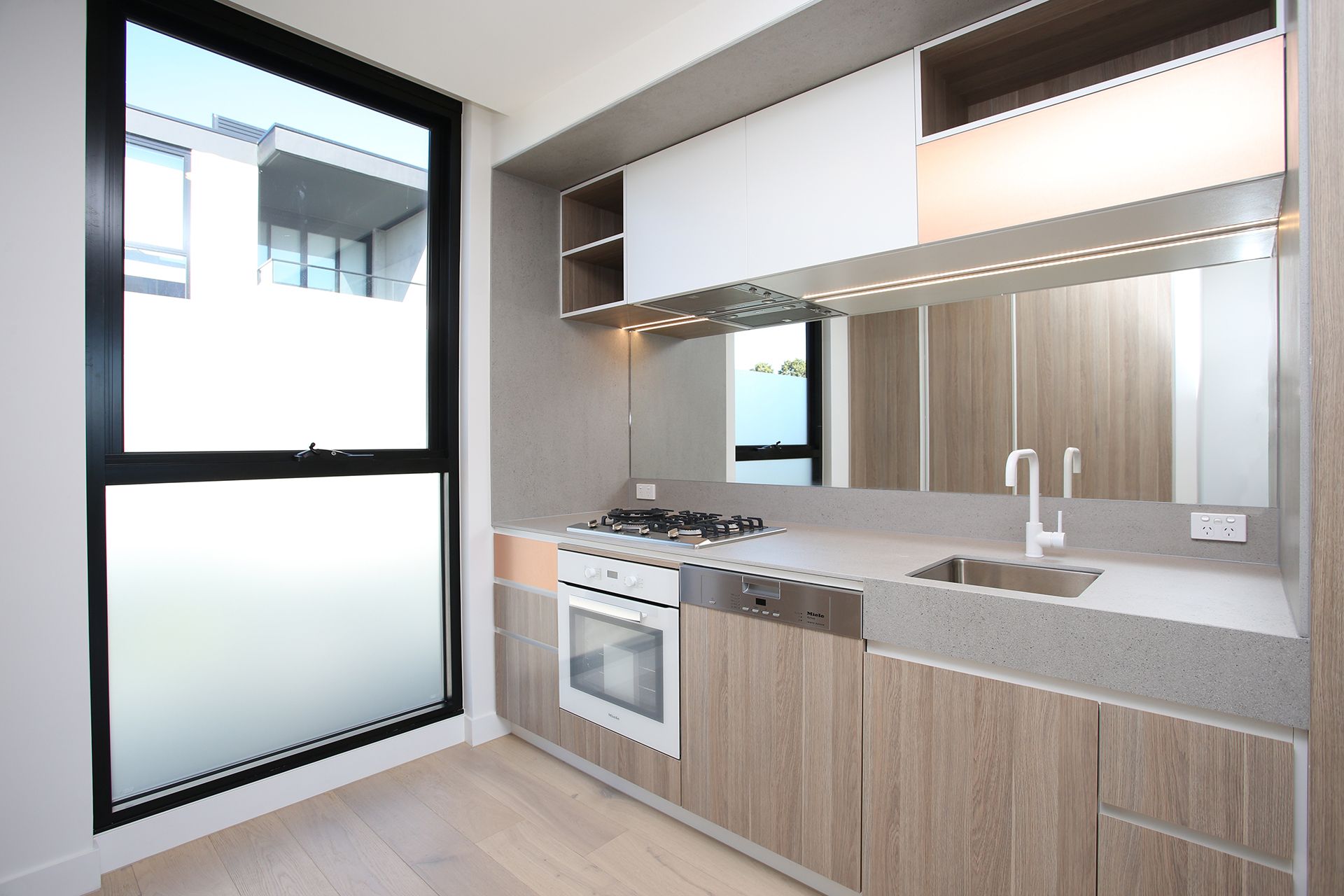 307/80 Carlisle Street, St Kilda - Thumbnail 3