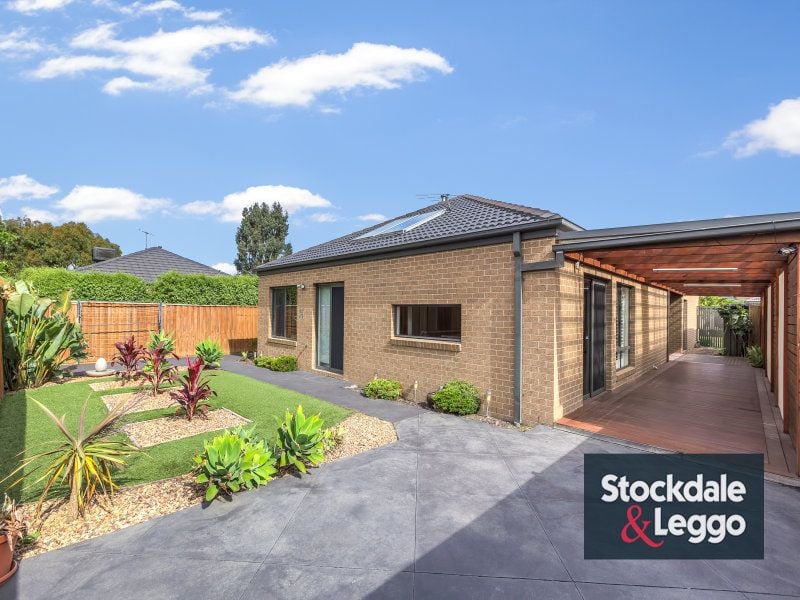 33 Tarwin Drive MERNDA, Mernda - Thumbnail 2