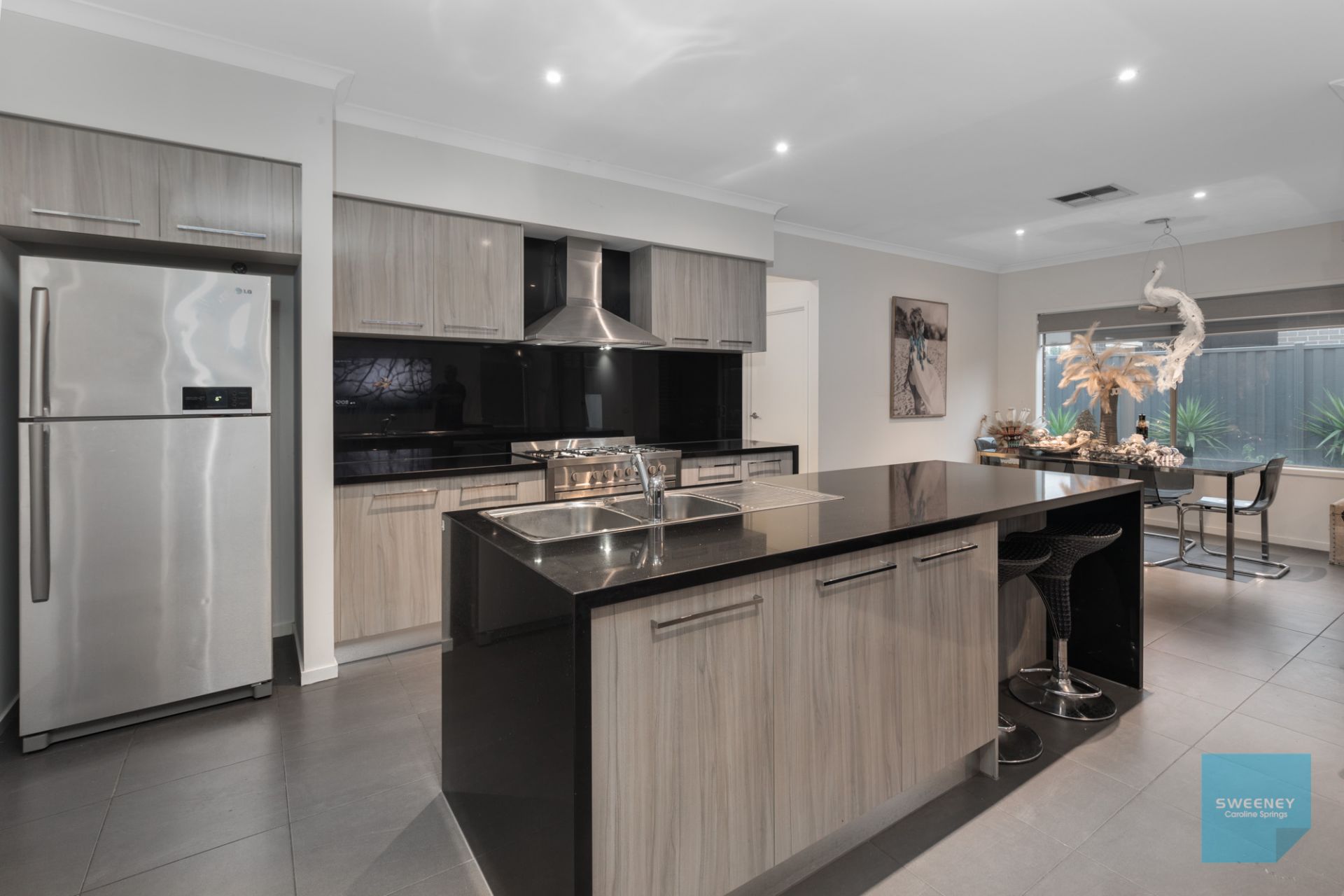 14 Luxor Drive, Fraser Rise - Thumbnail 4