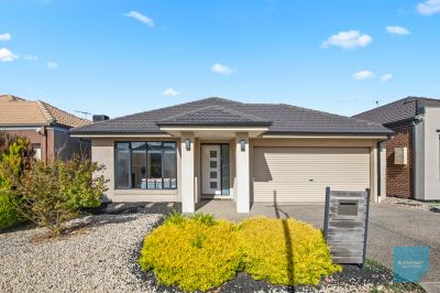 Real Estate For Sale 19 Claretown Avenue Caroline Springs Vic