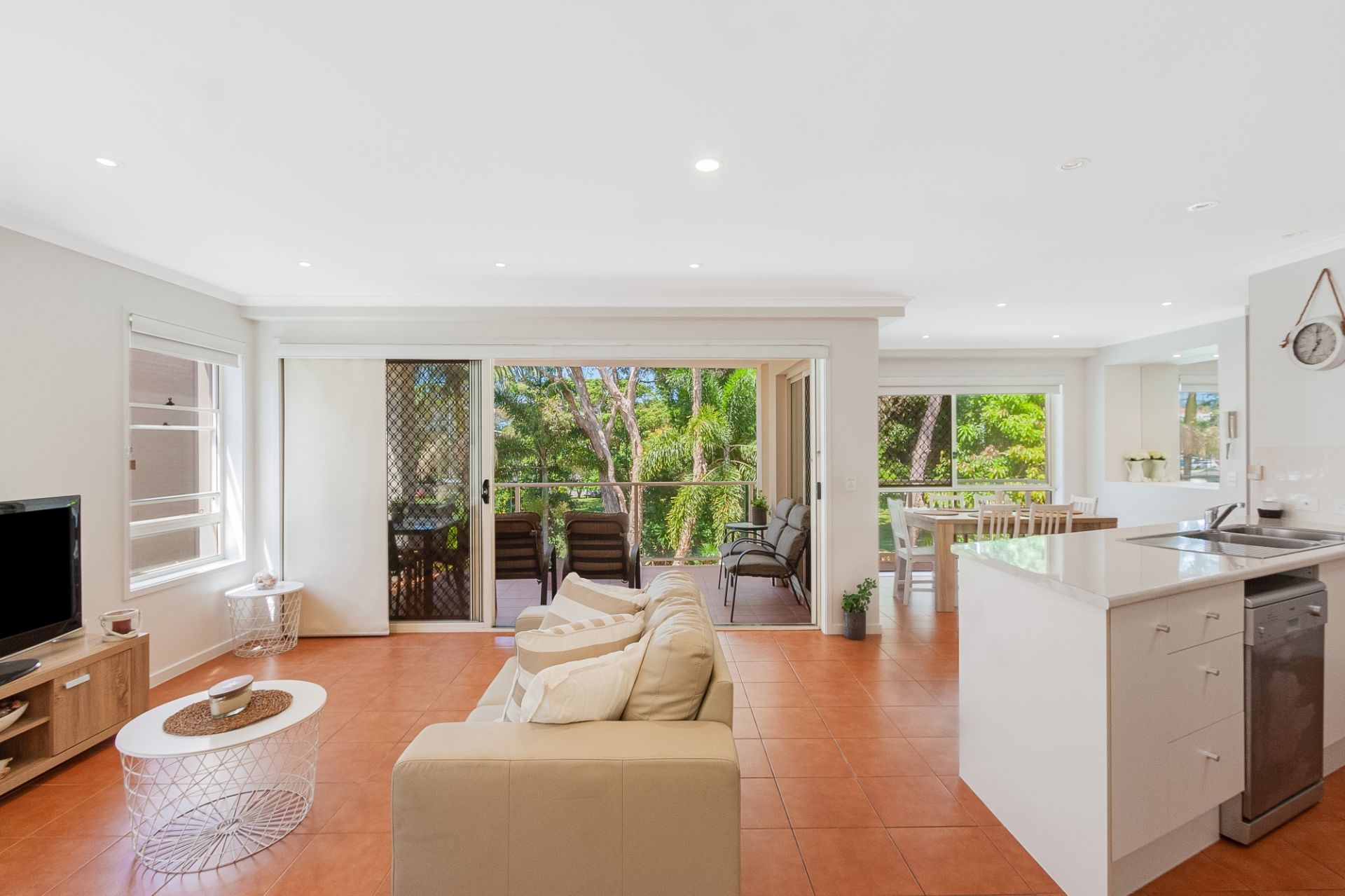 6/24-26 Dutton Street Coolangatta QLD, Coolangatta - Thumbnail 3