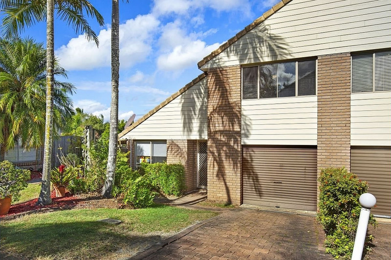 Real Estate For Sale 9 601 Pine Ridge Rd Biggera Waters Qld