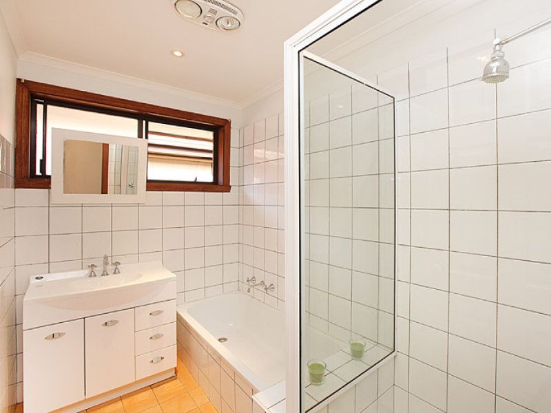 18 Pollywoodside Drive, Altona Meadows - Thumbnail 8