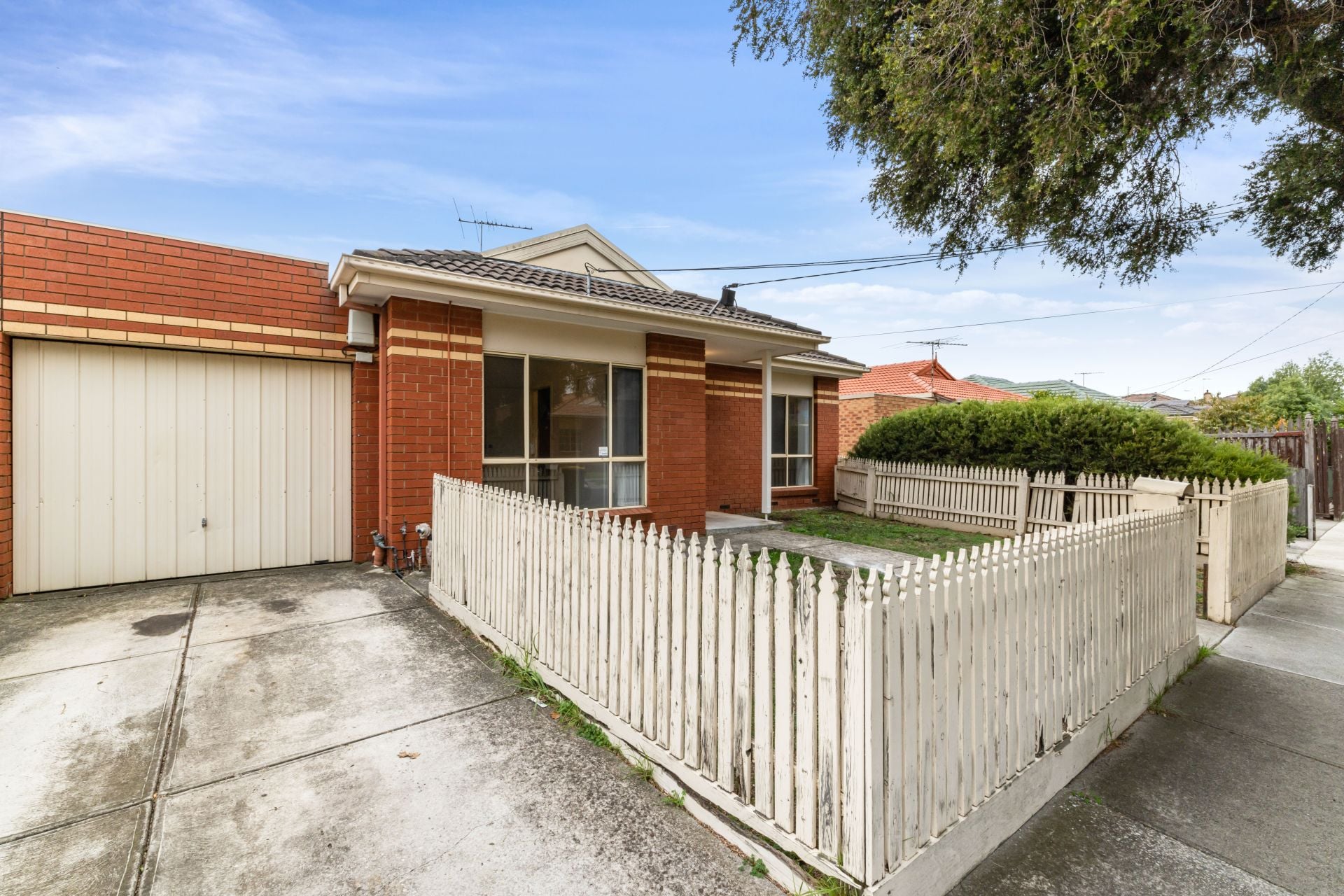 For Lease – Conveniently Located Family Home