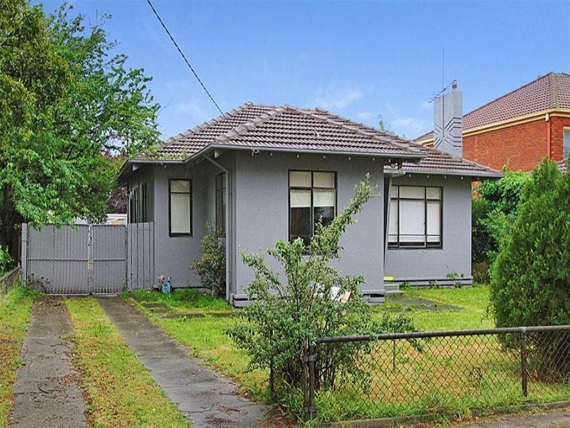 19 Enfield Avenue, Preston