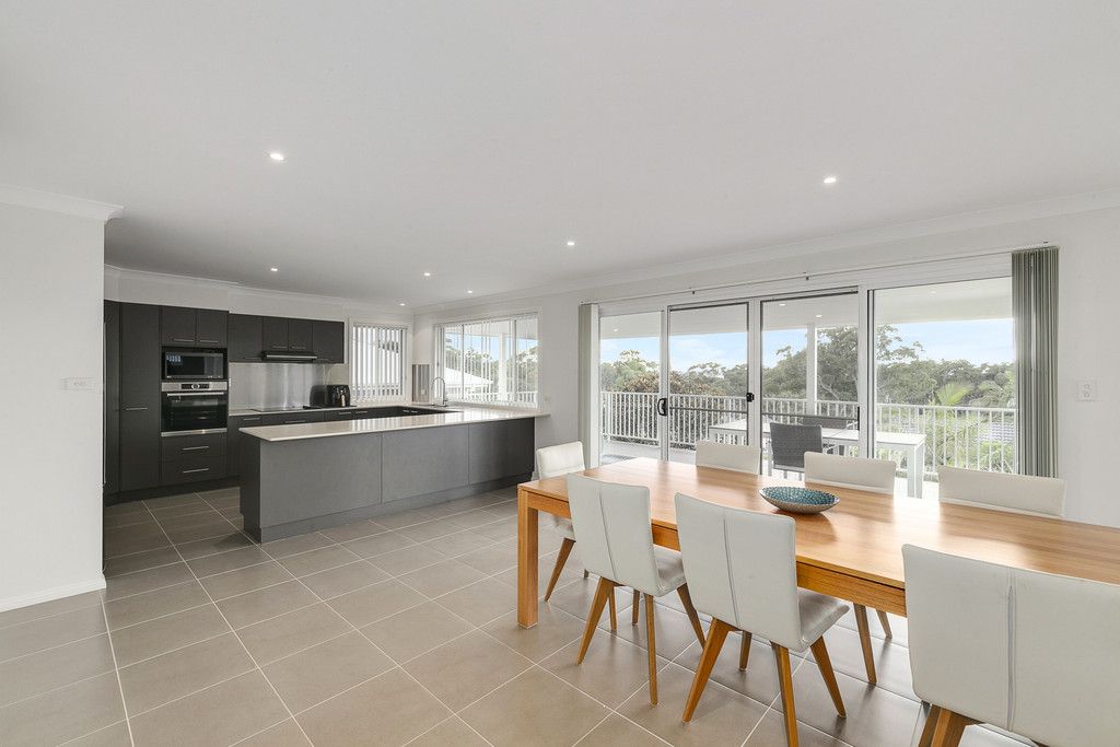 42 Sinclair Drive, BONNY HILLS NSW 2445