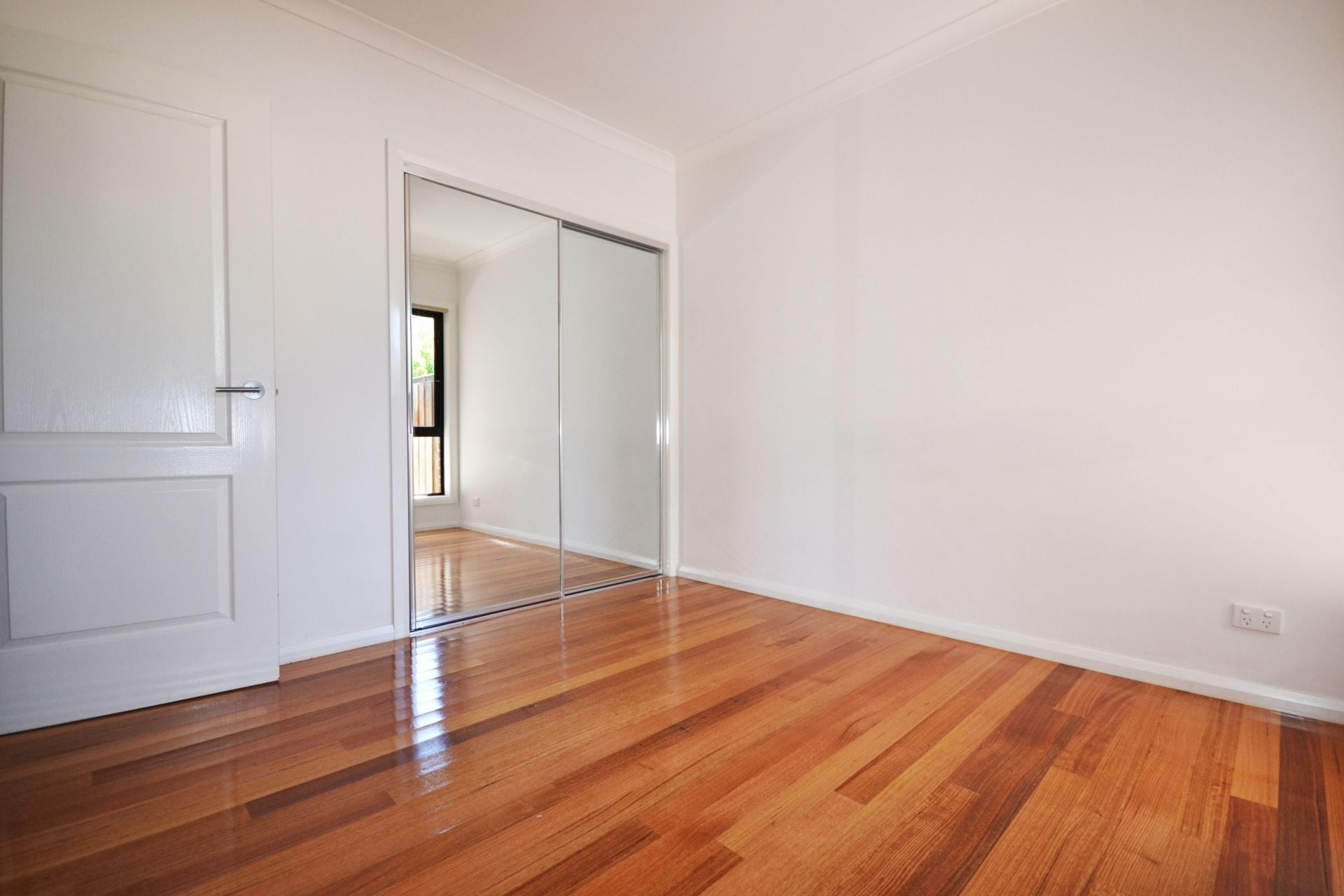 PERFECTLY PROPORTIONED & IMPRESSIVE THROUGHOUT