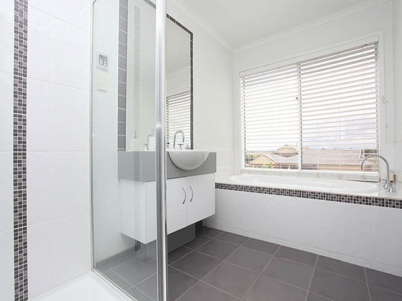 33 Hunts Cross Way, Caroline Springs - Thumbnail 7