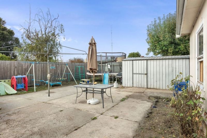 4 Johnstone Crescent COLAC VIC, Colac - Thumbnail 4