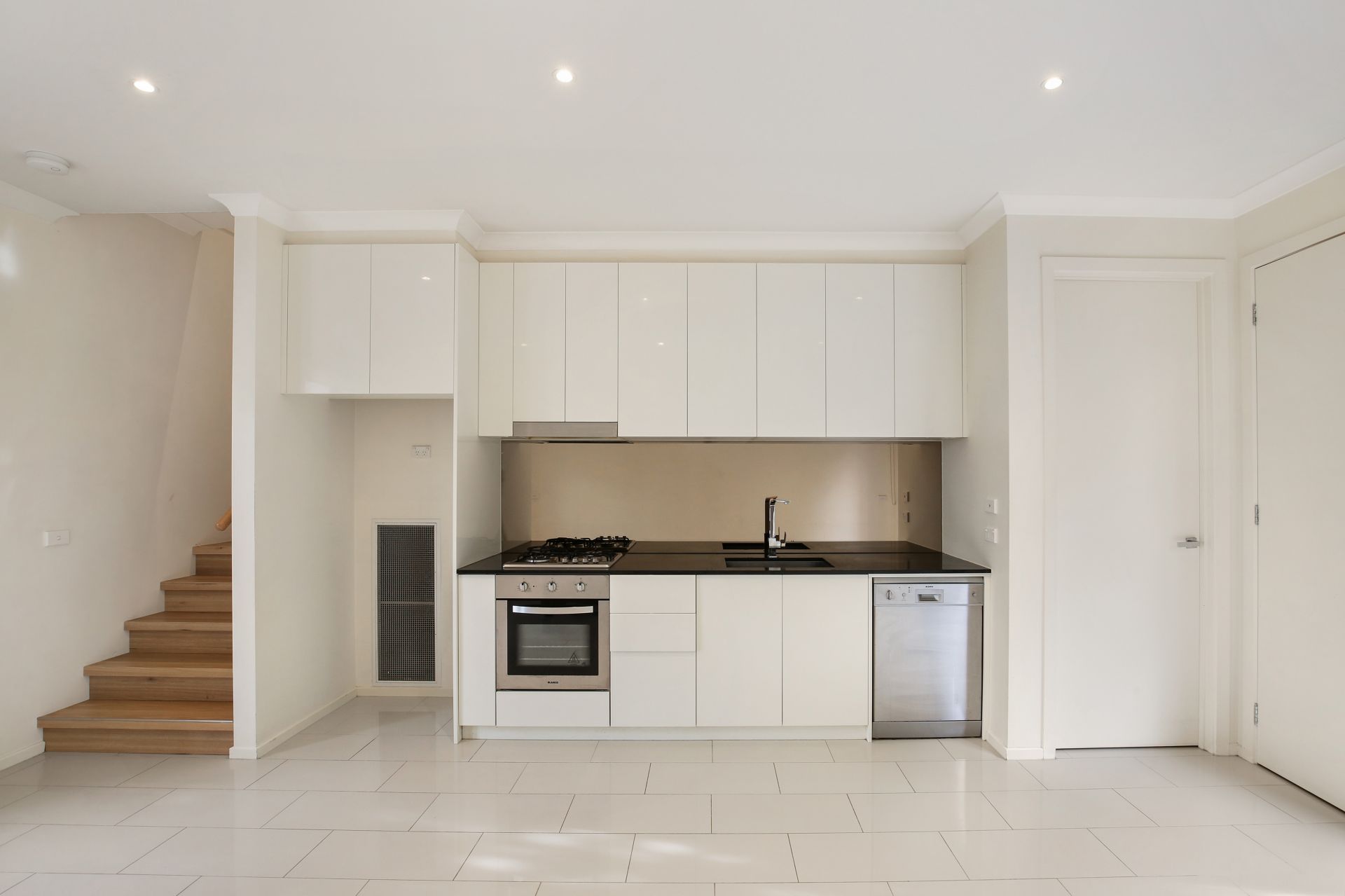 Lovely 2 Bedroom Unit