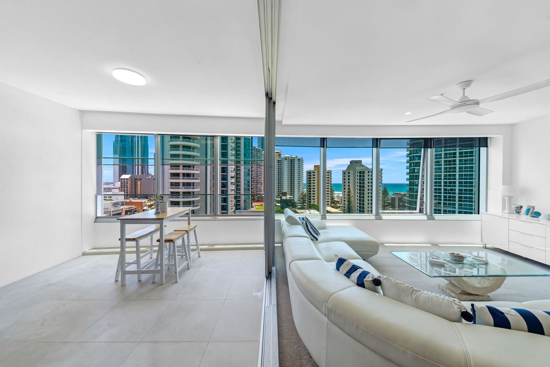 1001/9 Hamilton Avenue, Surfers Paradise - Thumbnail 3