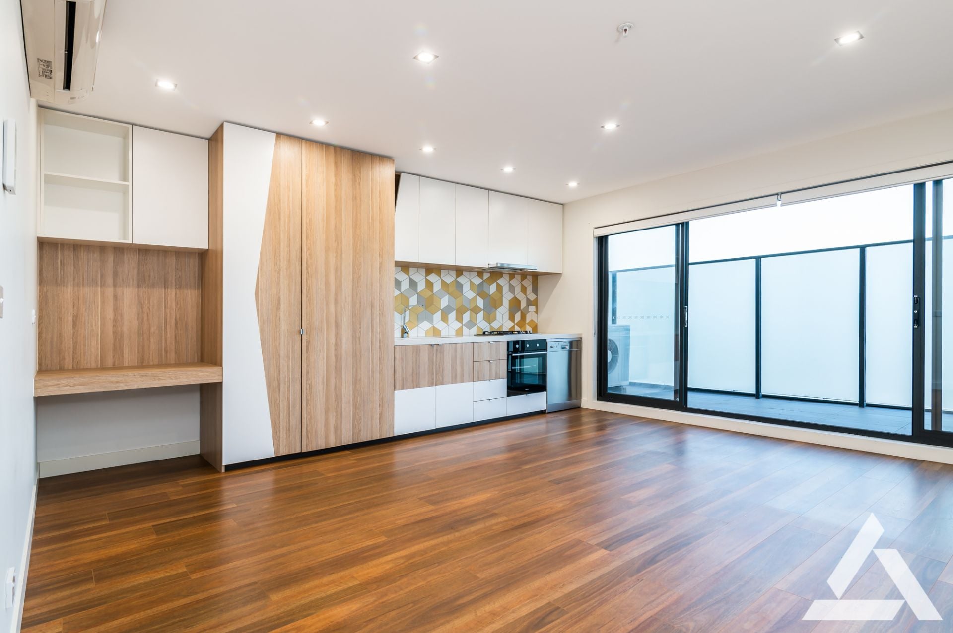 301/27 Victoria Street Footscray, Footscray - Thumbnail 2