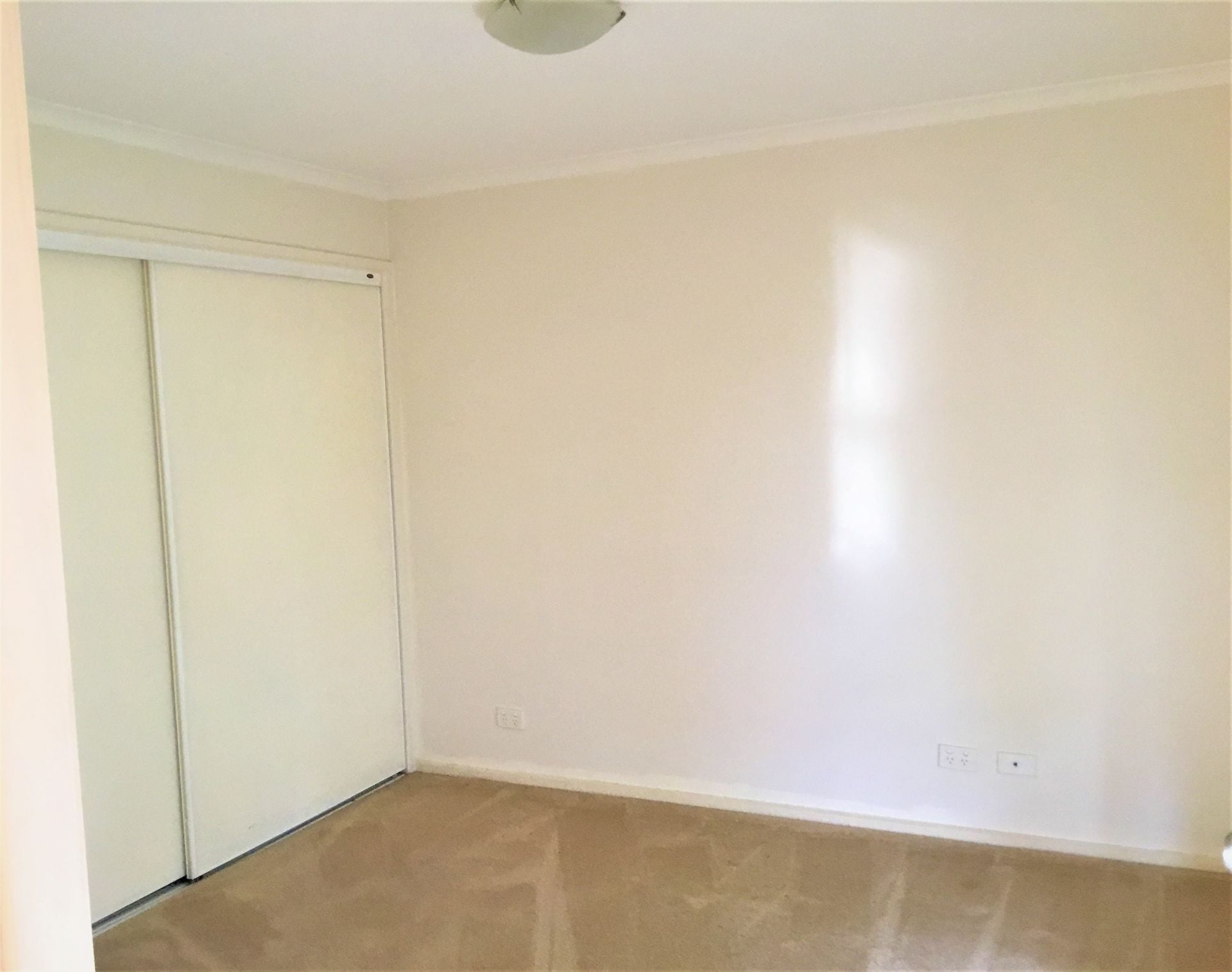 Stylish One Bedroom Unit with Courtyard!