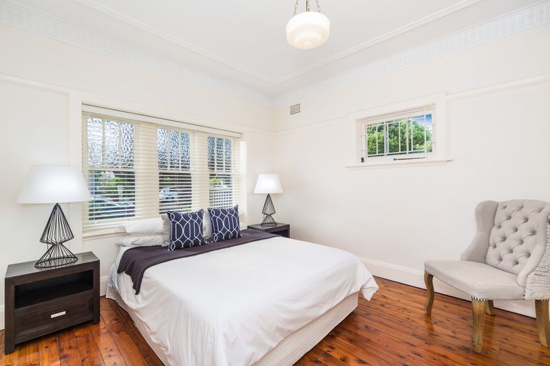 Lovely Art Deco Garden Apartment