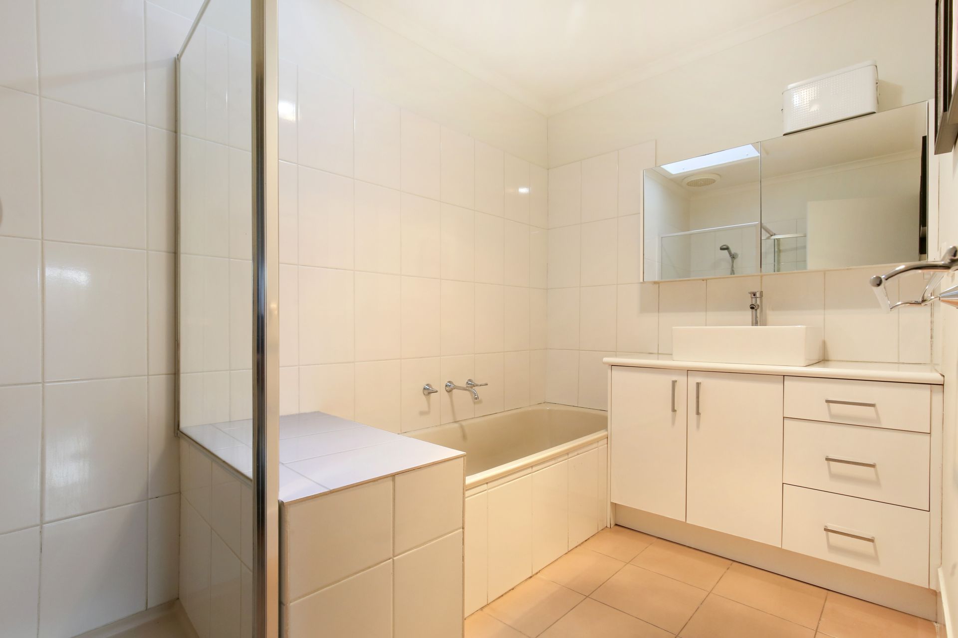 Light & Bright 2 Bedroom Townhouse