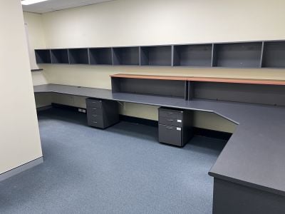 TIDY OFFICE IN SOUTH BRISBANE
