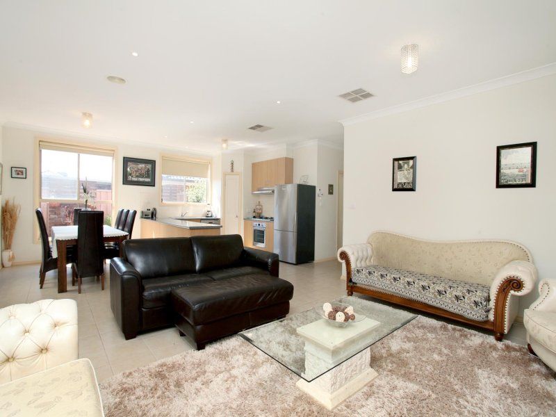 17 Gisborne Way, Caroline Springs - Thumbnail 4