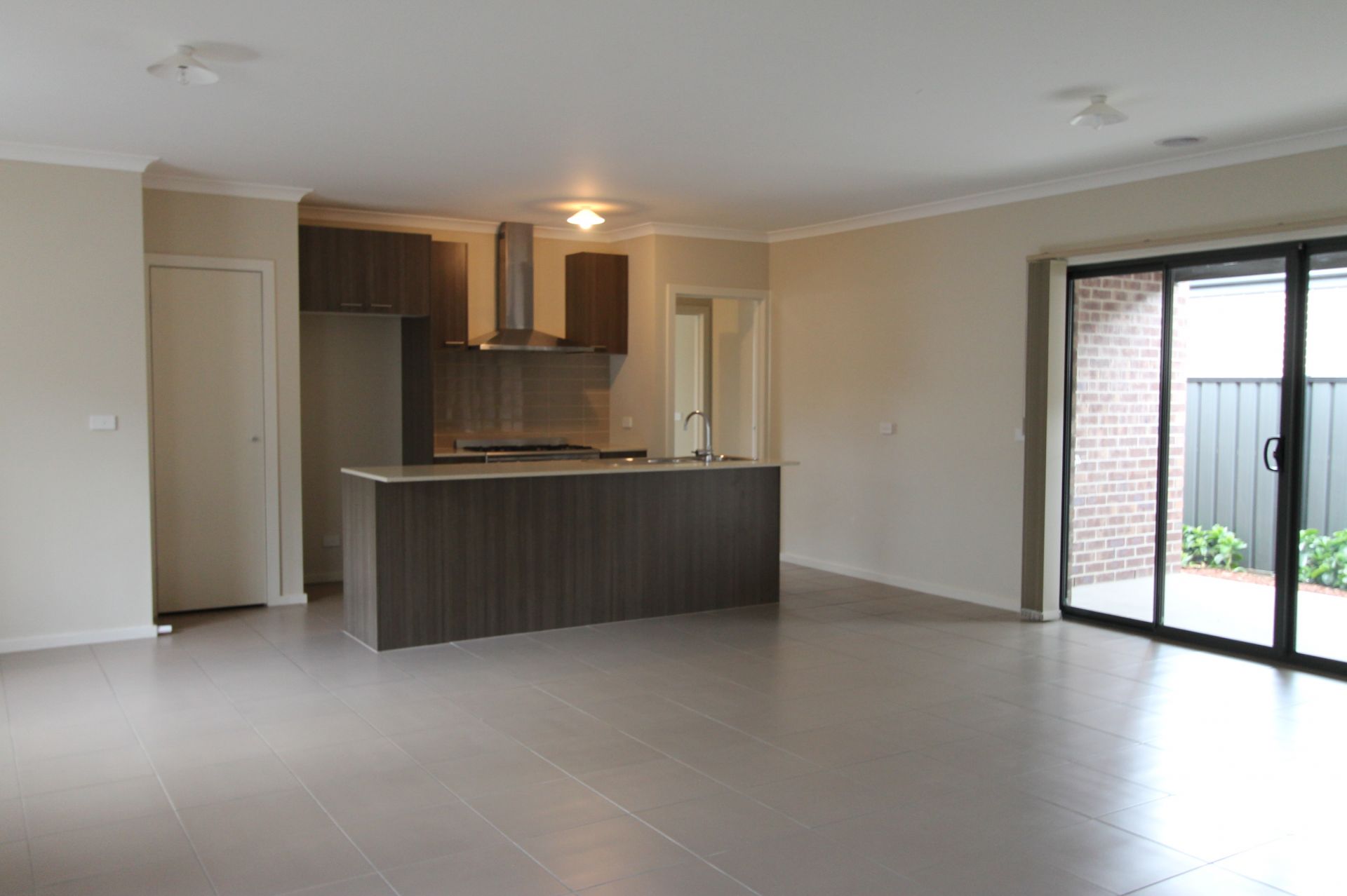 SPECTACULAR FAMILY HOME IN MERNDA!!!