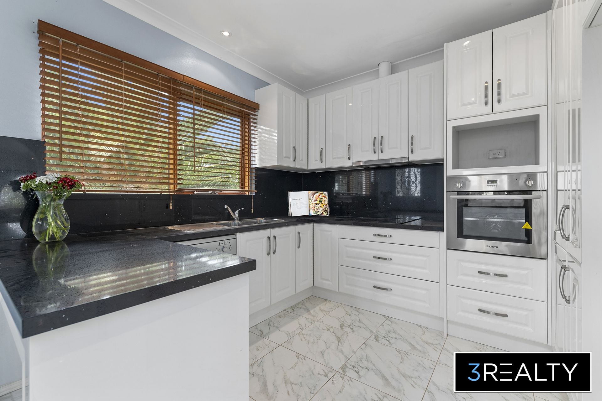 6 Elizabeth Place, Swansea - Thumbnail 7