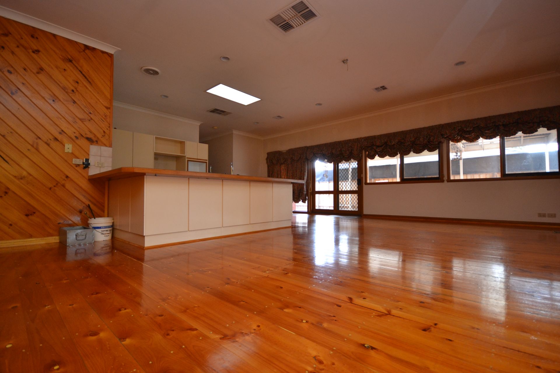 ORIGINAL CHARM IN A GREAT LOCATION