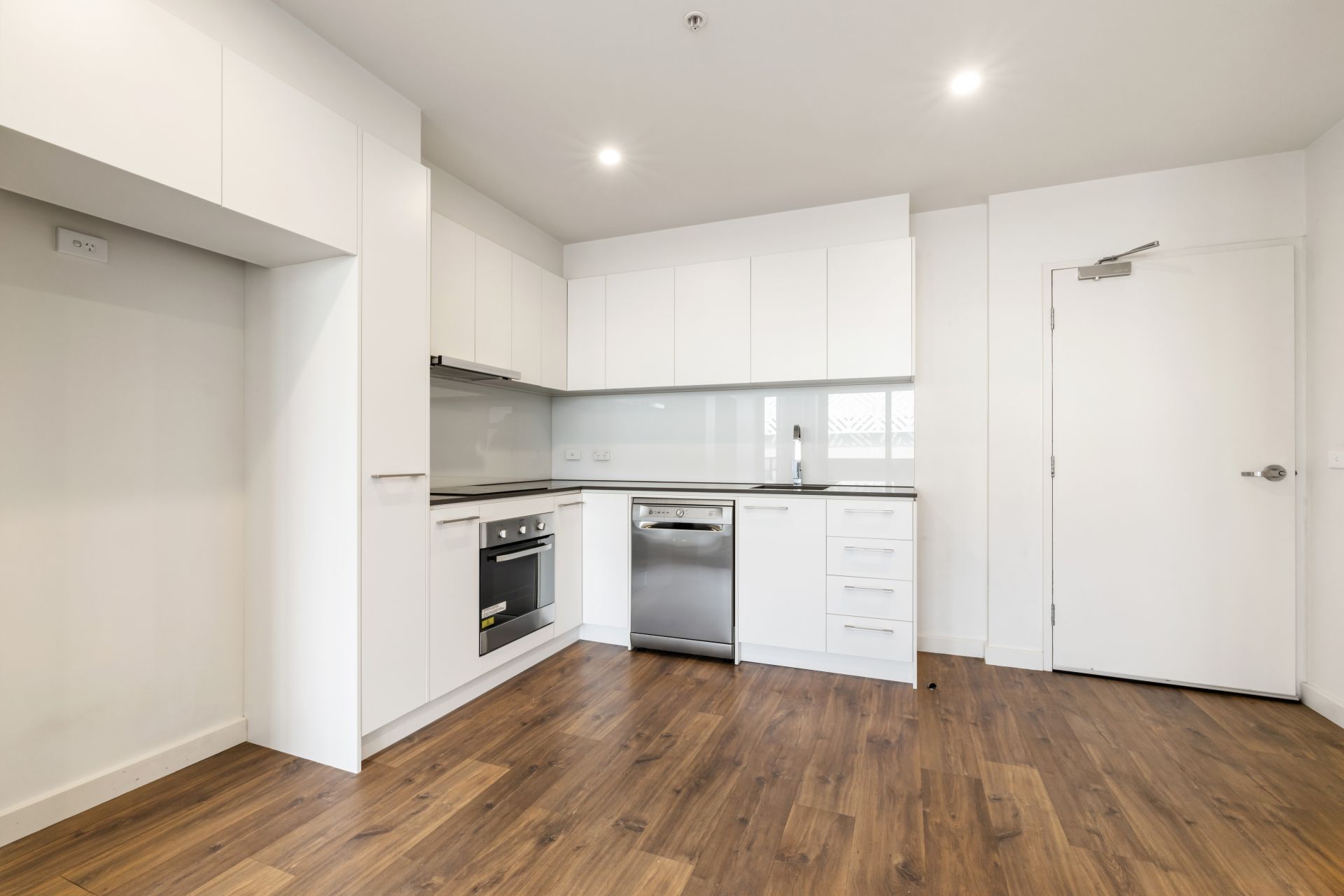 Modern Apartment in Prime Preston Location
