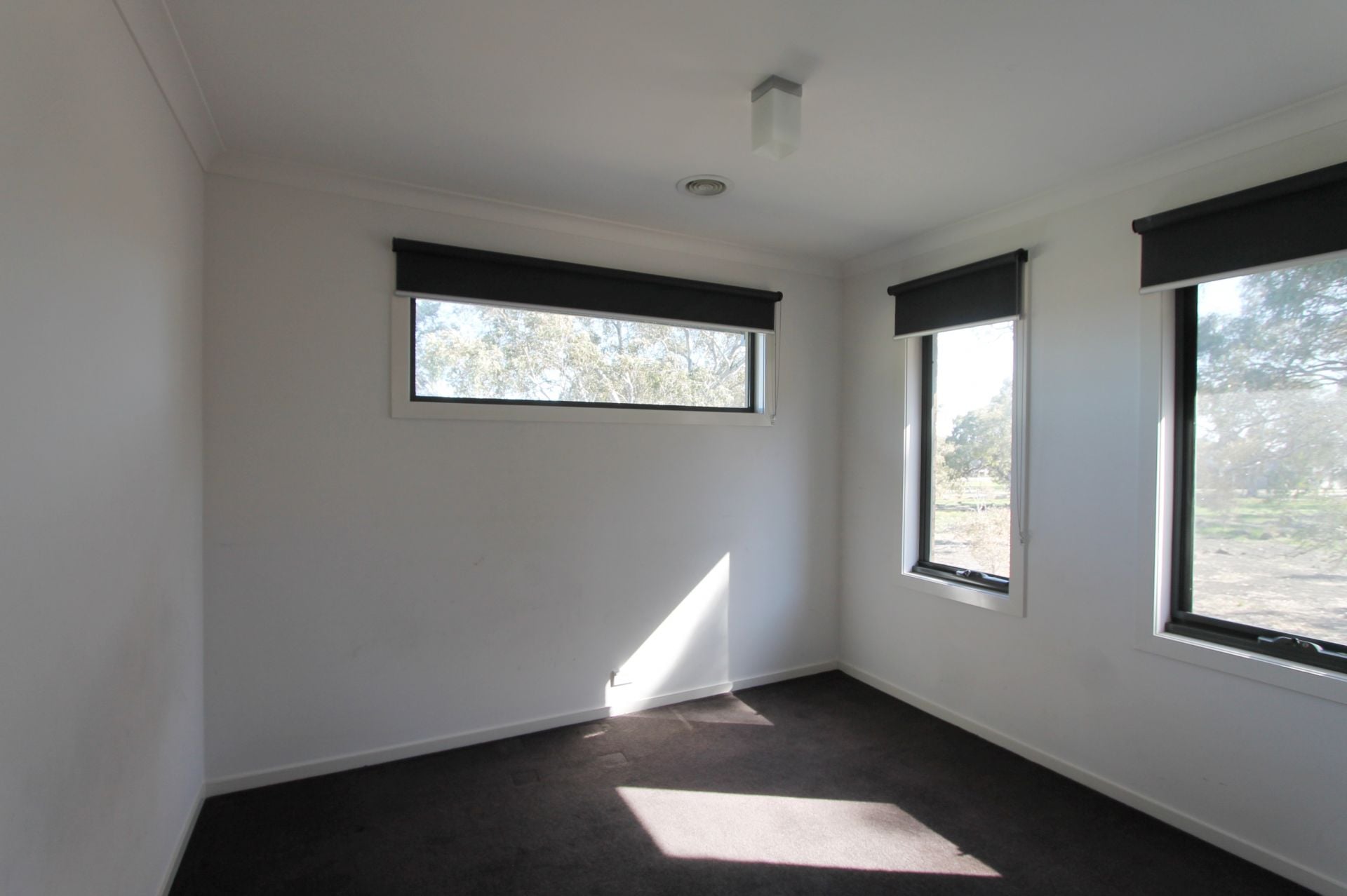 Spacious Townhouse In Excellent Location